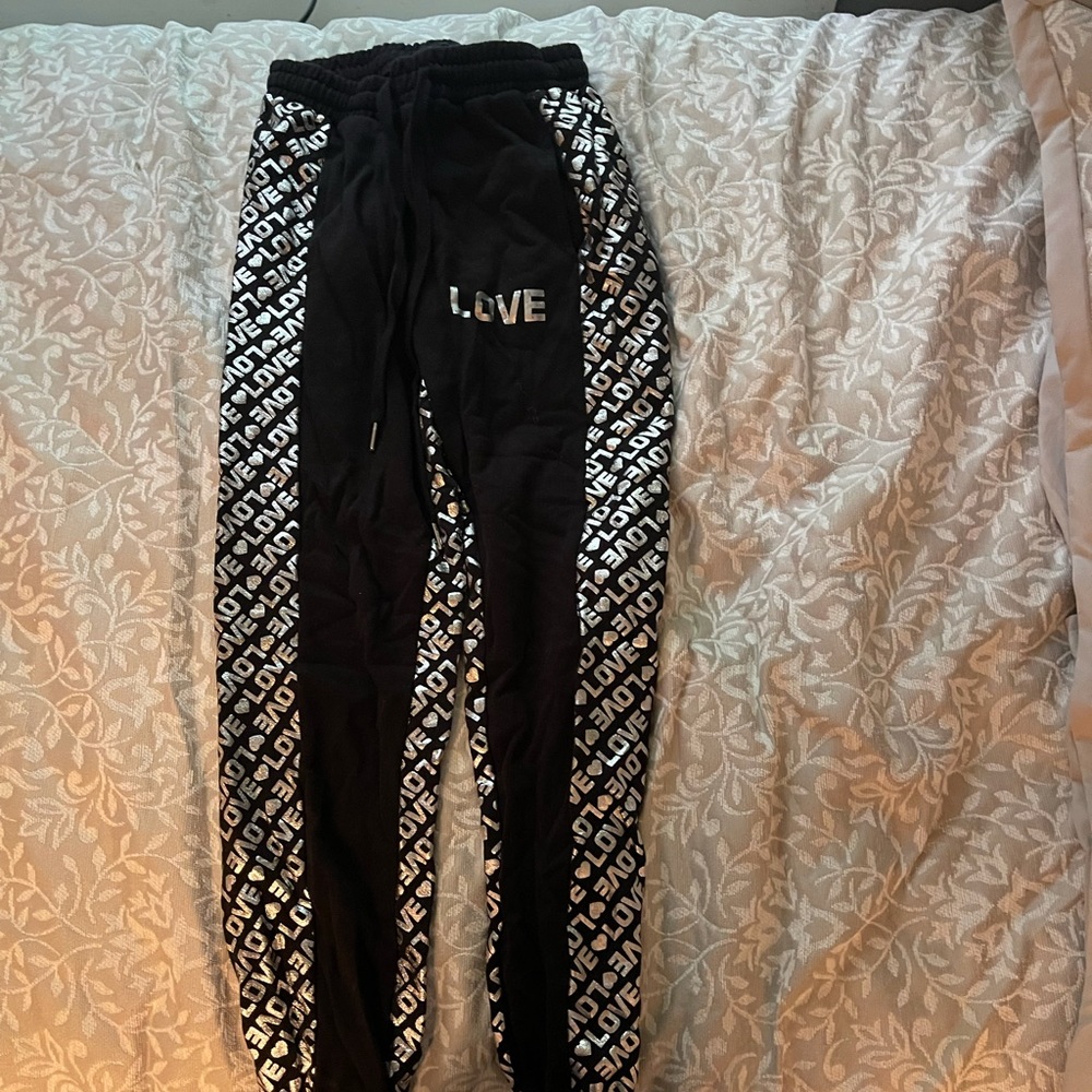 Black sweat pants